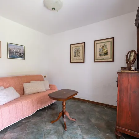 Nonni Villa *